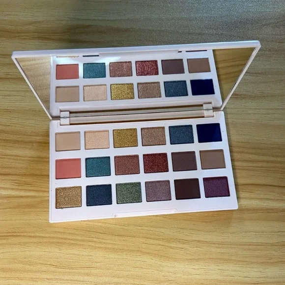 Ciaté London Beauty Bundle - Picture 4 of 16